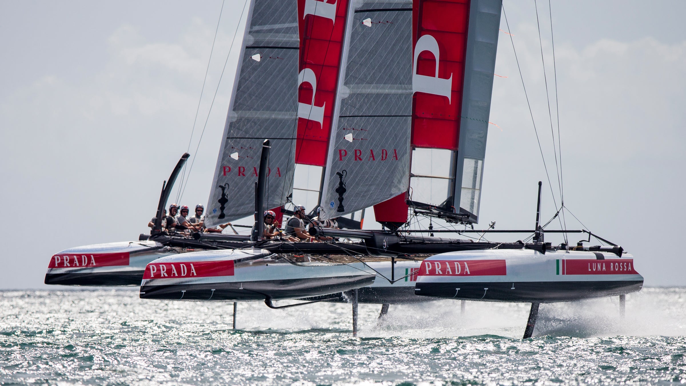 Italy's team, Luna Rossa, have threatened to withdraw due to the downsizing of boats.