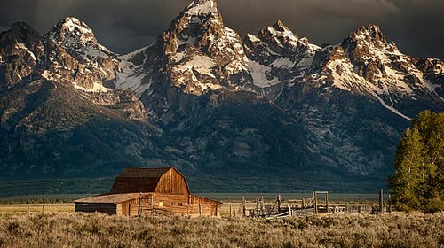 Center your day around an epic expedition before finding the best place to kick back. Perfect 24 hours, done.