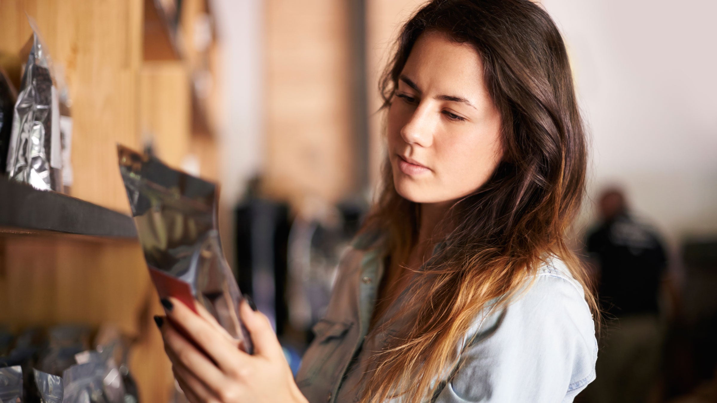 Whether consumers don't read labels on their food or simply fail to understand them, it's hard to argue the current food labeling system provides nutritional information in the most effective way possible.