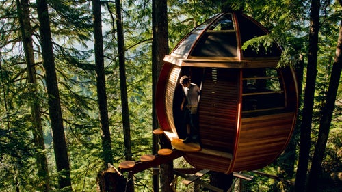 Just outside Whistler, the Hemloft hangs on a precipitous slope in a towering stand of hemlocks wrapped around a single tree. The structure鈥檚 oval shape masks internal structural elements, such as an al fresco camp-style kitchen and a small sleeping loft. A guest book encourages visitors to seek out, discover, and share their experience.