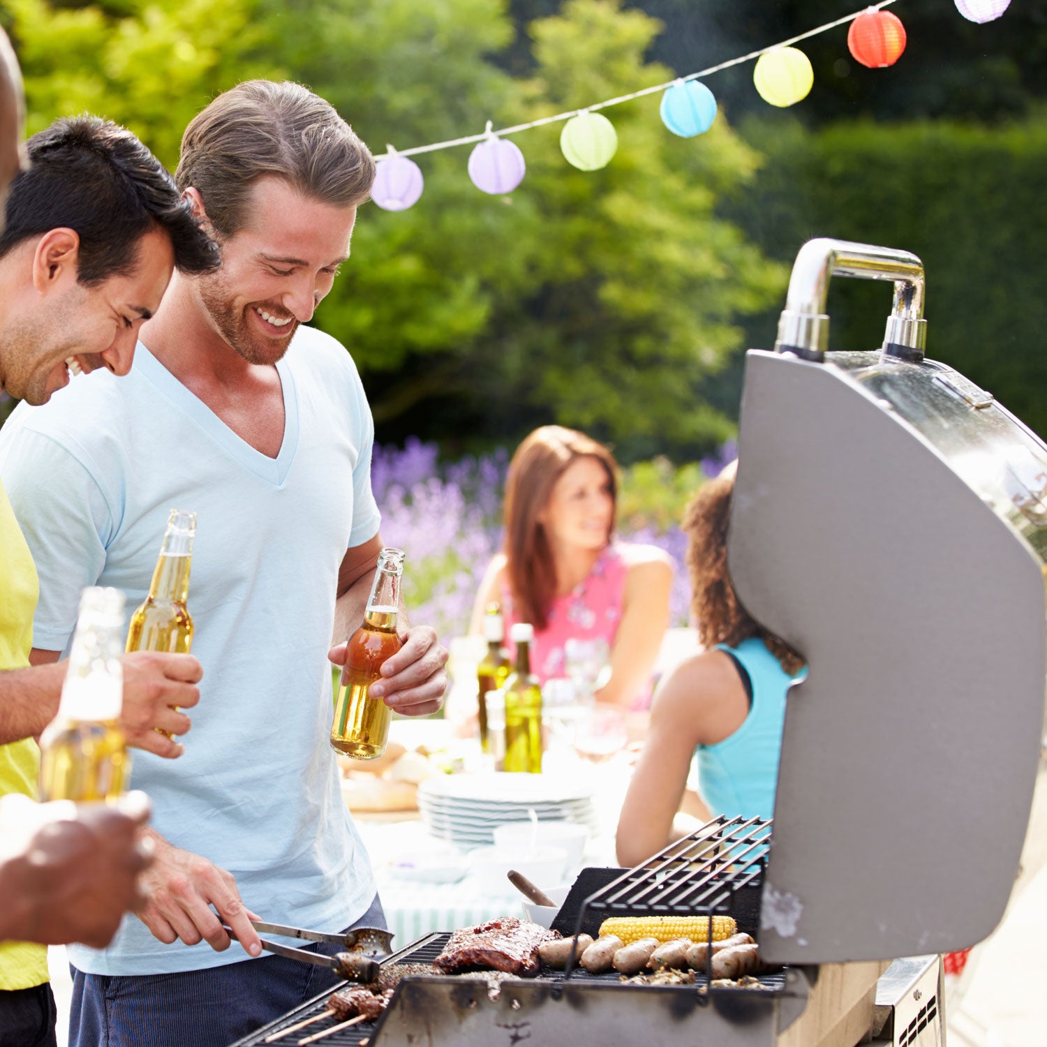 This High Tech Koozie Is the Perfect Tool for Summer Barbecues