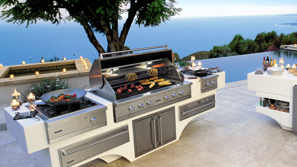 5 High-Tech Grills for Summer 2015