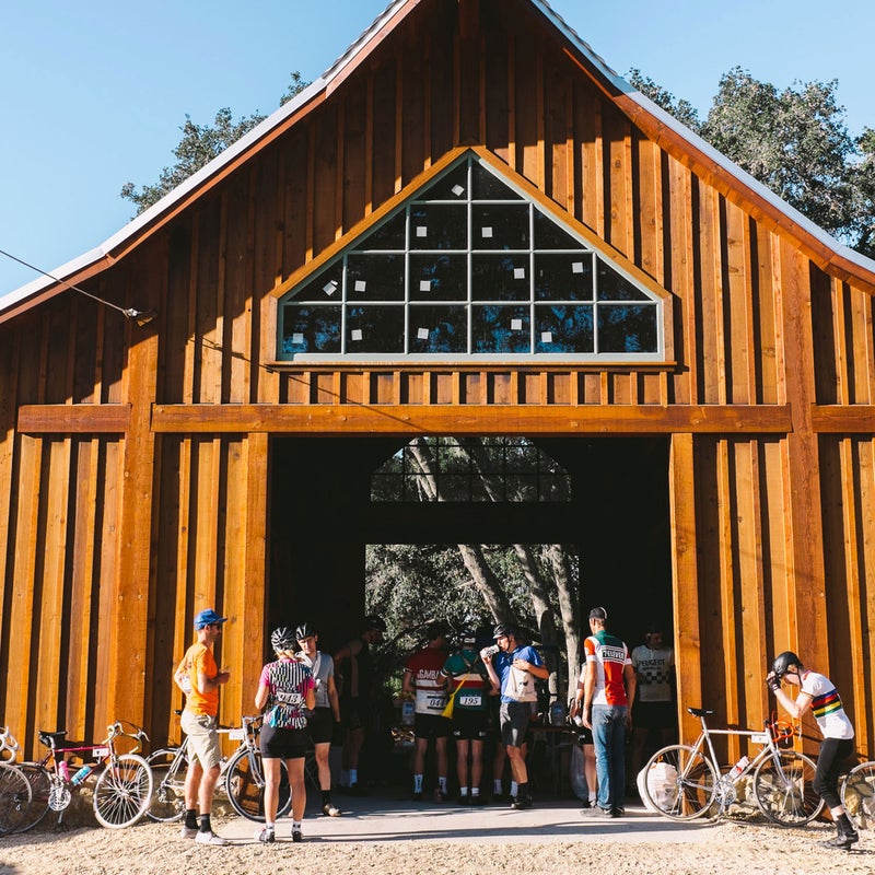 One Eroica staple are the rest stops. Rather than exotic drink mixes and strange energy gels, “real” food—everything from ribbolita stew to figs and cheese—is on the menu.  California put its own twist on things, with breakfast burritos, smoothies, and pizza.