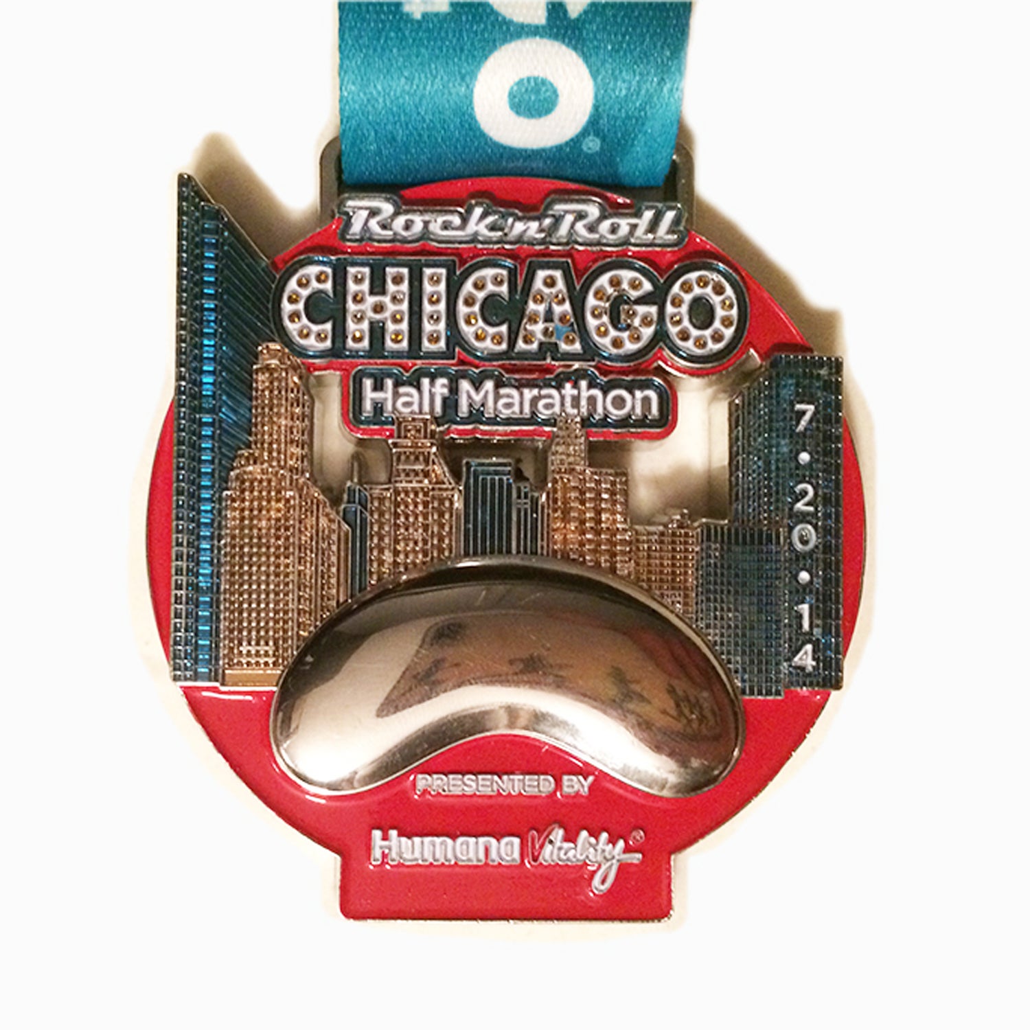 Solera: Advertisers are always quick to feature the Willis and Hancock Towers on promotional materials, so it’s refreshing to see other monuments make the cut. The 2014 edition of the city’s largest half marathon featured Cloud Gate, more affectionately known as the Bean, and a short strip of Michigan Avenue.