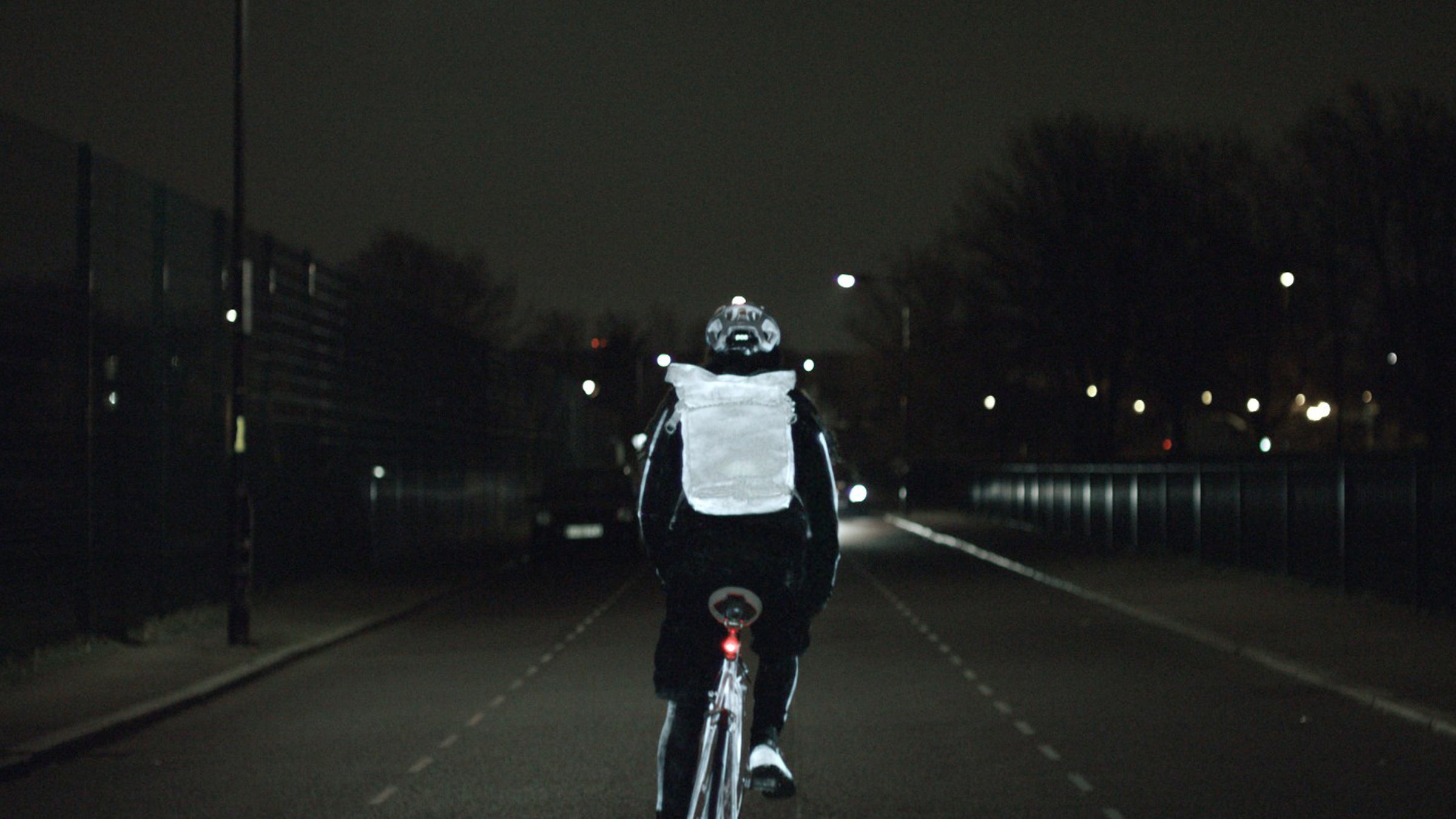 Rider sporting Volvo Life Paint. 