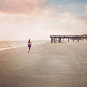 The conclusion that women can reap extra benefits from running barefoot seems to lack a valid basis in substantive research.