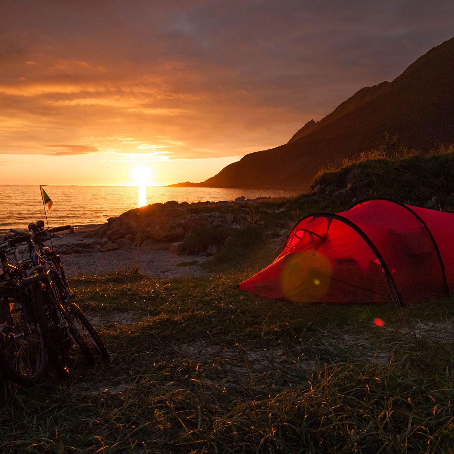 Nothing more than a zipper and some mesh separate you from the dreamy, maritime air if you set up camp here. Read more.