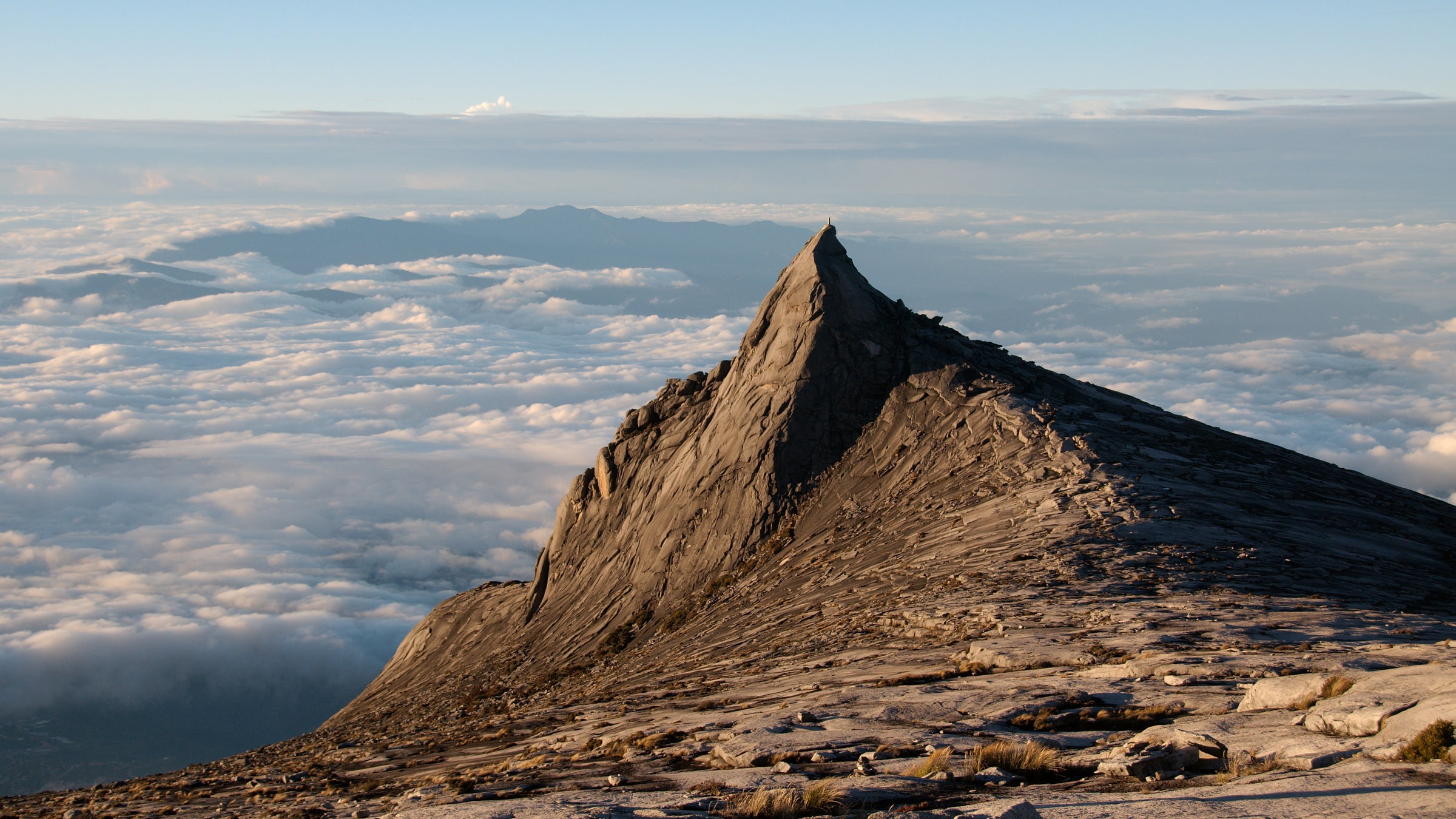 Malaysia Quake Strands Climbers On Mount Kinabalu