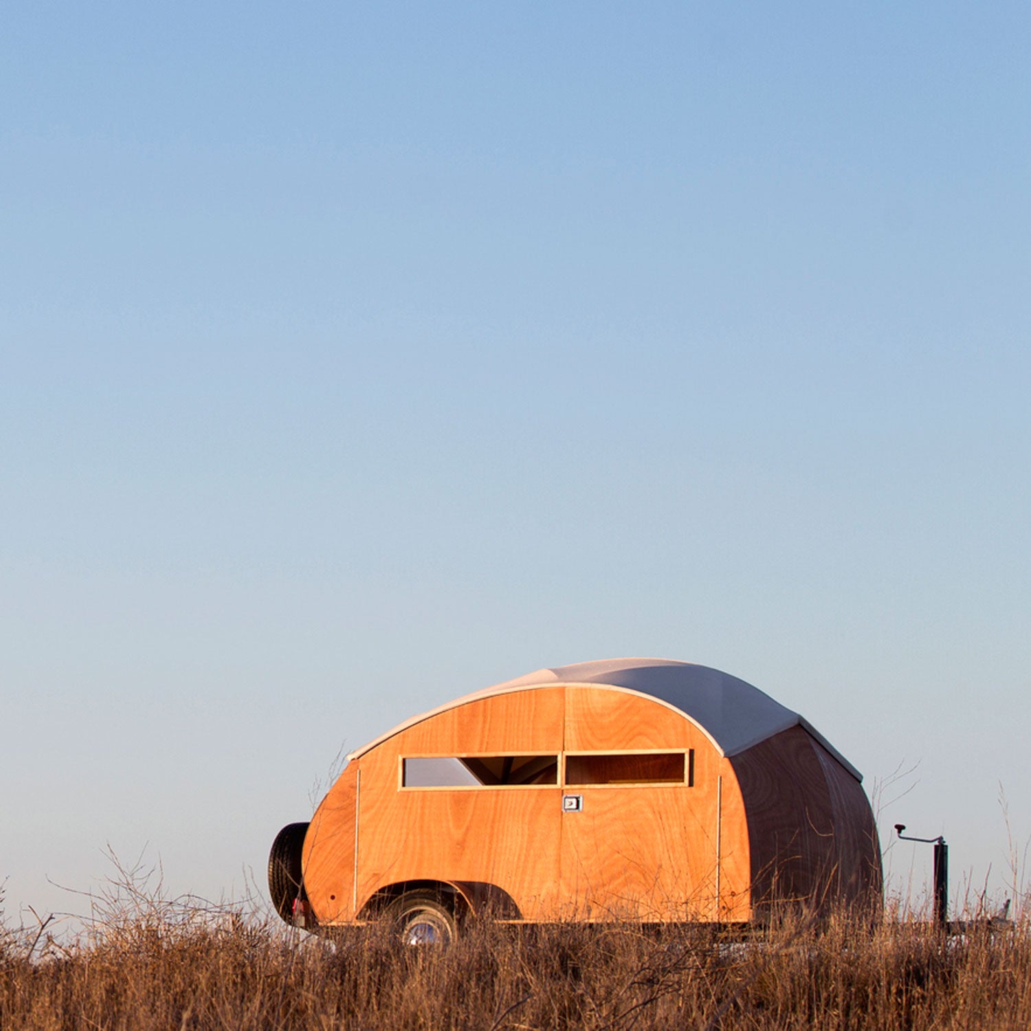 Lumbersexual hipsters who think traveling in a vintage Airstream is too mainstream: Here’s a new tow-behind trailer just for you. Read more.