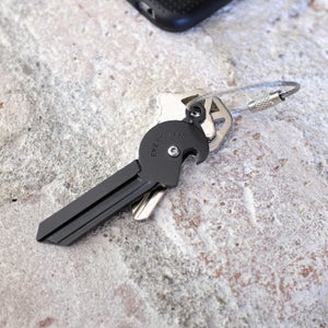 For whatever reason, few people carry a pocketknife on a daily basis anymore. Everyman’s new Porter Key Knife looks to rectify that. Read more.