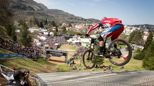 Despite a broken chain, Aaron Gwin once again emerged victorious at the World Cup downhill course in Leogang, Austria.