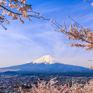 Officials hope that Wi-Fi will attract more foreign visitors to Mout Fuji.