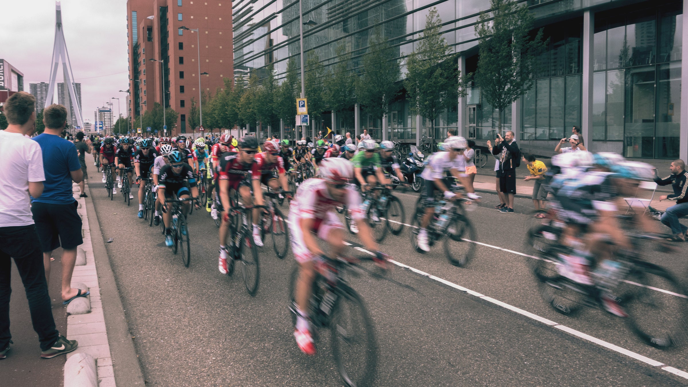 Crashes increased with heavy rain at the 2015 Tour de France.