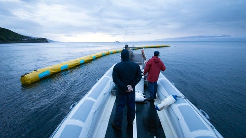 The Ocean Cleanup started tests in 2014 to see if the floating barriers are a feasible way to remove garbage.