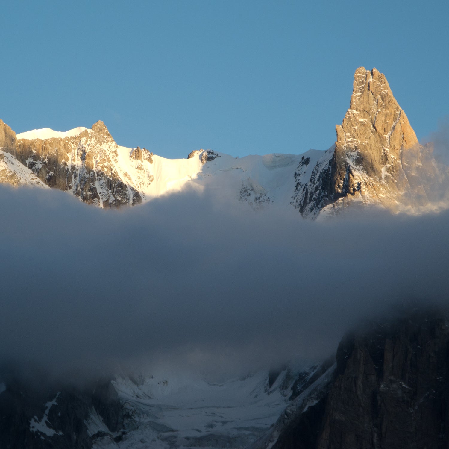 The ascent was part of Steck's 82 Summits project, in which he plans to climb 82 summits, cycle 1,000 kilometers, and gain 100,000 meters of altitude in 80 days.