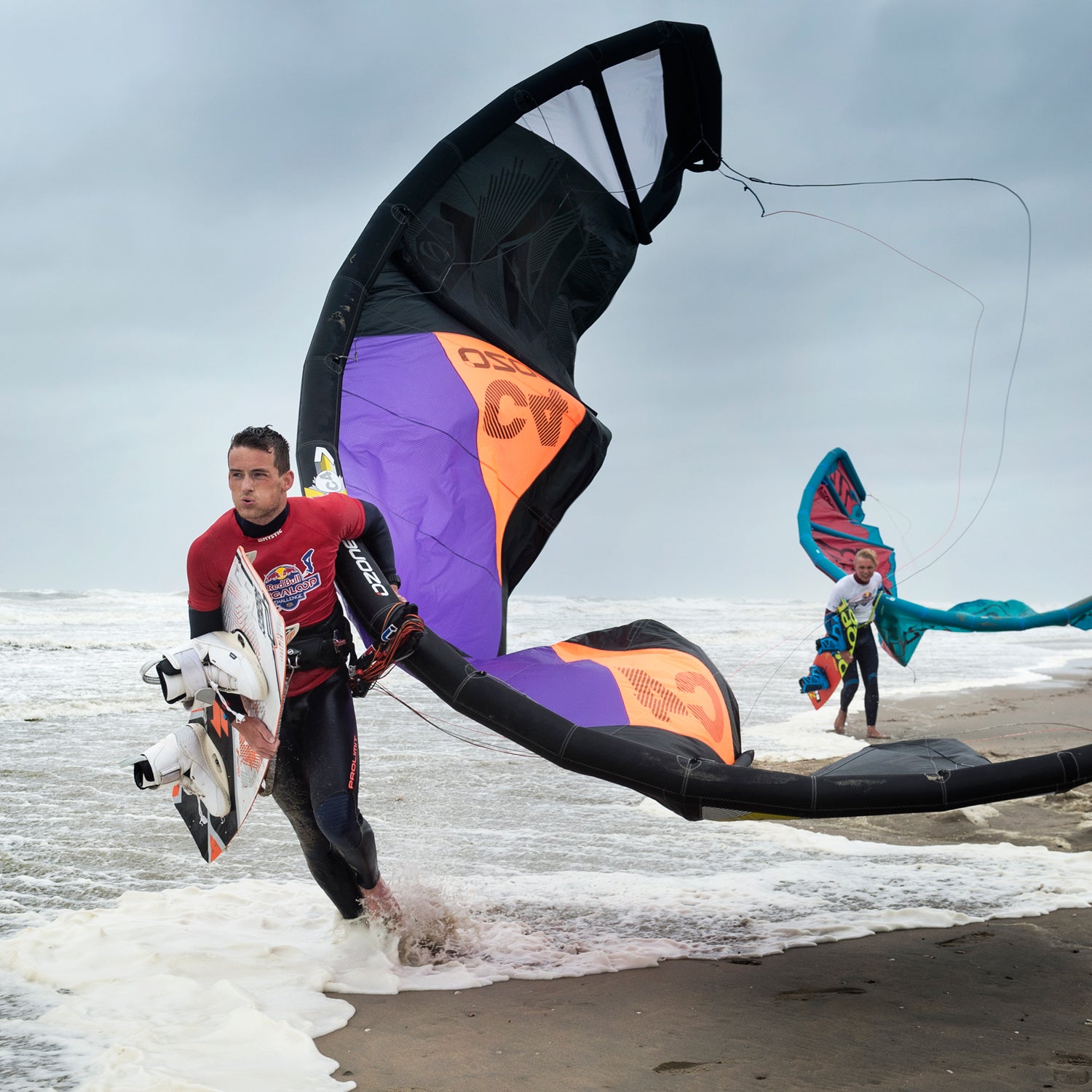 Competitors get ready for the action during the Red Bull Megaloop Challenge in Zandvoort, The Netherlands on June 2nd, 2015 // Jarno Schurgers/Red Bull Content Pool // P-20150603-03677 // Usage for editorial use only // Please go to www.redbullcontentpool.com for further information. //