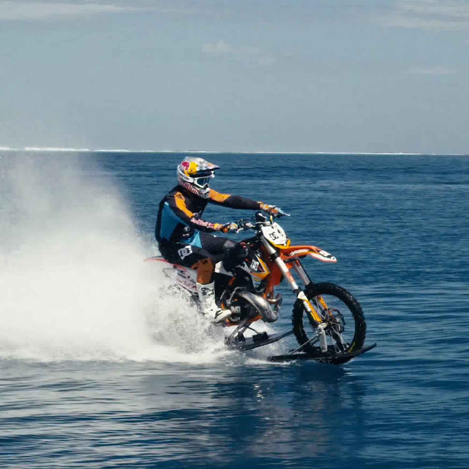 Robbie Maddison rode a special bike in the waves of Teahupo'o.