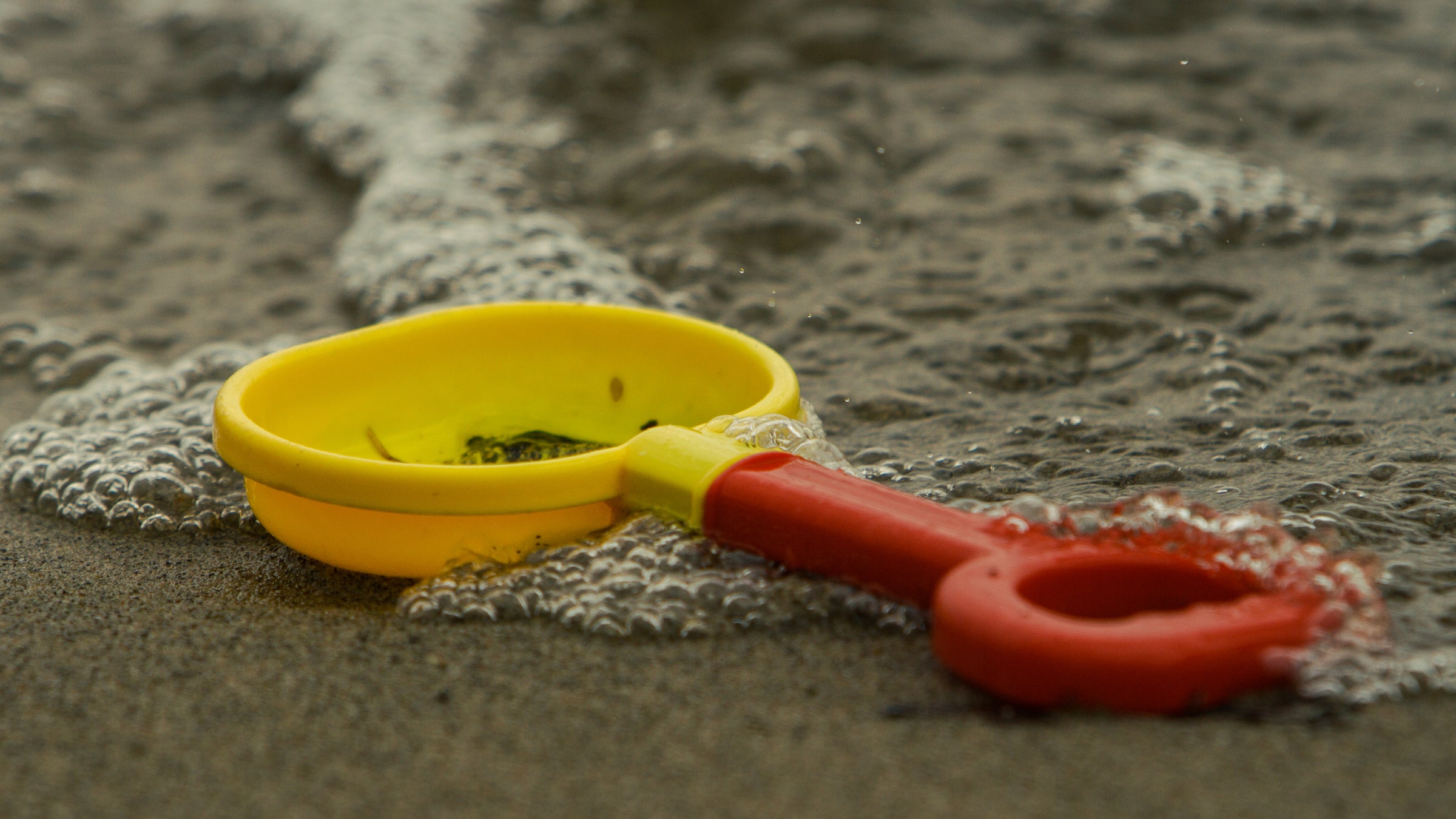 The inmate, who’d been serving time for rape and narcotics, snuck out of a window, stole an old surfboard and toy shovel, and paddled to shore.