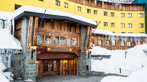 The Portillo Hotel is one of the oldest hotels in South America and is a true classic. The idea of the FIS World Cup is even rumored to have hatched in the bar.