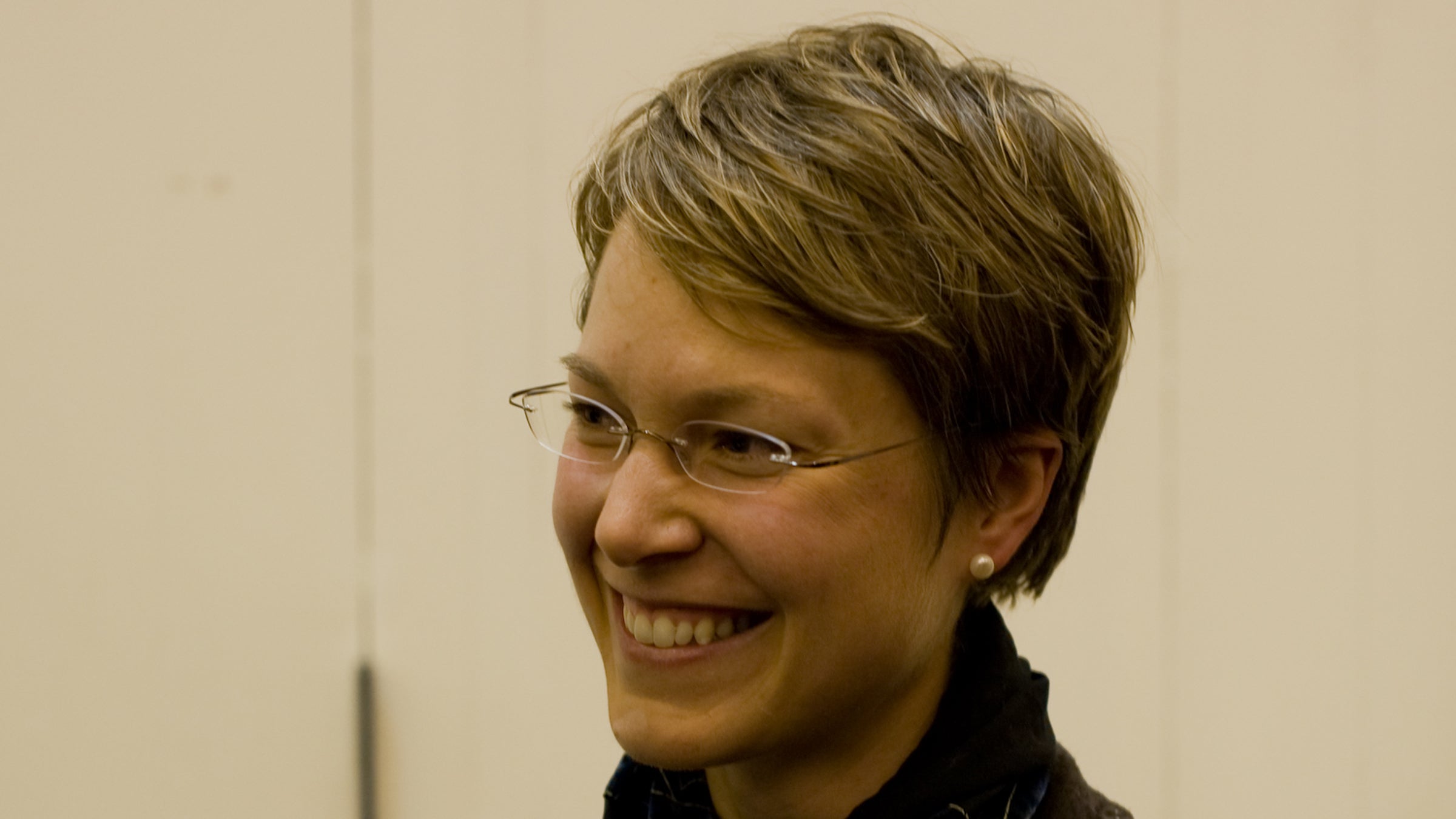 Molly Shaffer Van Houweling set a new UCI hour record of 28.6 miles.