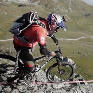 Kenny Belaey rides across a slackline 367 feet up.
