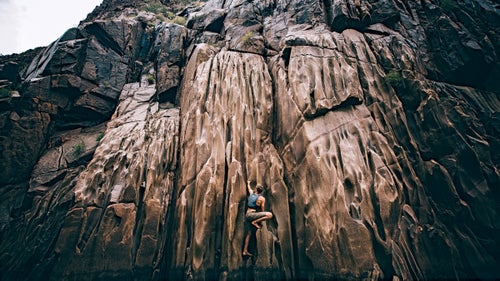 Last May, Kelley spent four days on the Colorado River in a 40-year-old wooden dory with photographer Ryan Heffernan, 国产吃瓜黑料 senior editor Grayson Schaffer, and OARS crew member Blake McCord. Halfway through the third day, the group stopped at the Vishnu Basement Rocks鈥攁t 1.7 billion years old, the Grand Canyon鈥檚 most ancient鈥攁nd McCord set to work. 鈥淚 got the sense that Blake likes climbing even more than he likes guiding,鈥 says Kelley, an associated editor at 国产吃瓜黑料 Online. 鈥淲hen climbers see rock that unique, they can鈥檛 help themselves.鈥
THE TOOLS: Canon 5D Mark III, 16-35mm f/2.8 lens, ISO 160, f/5.6, 1/250 second