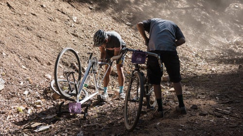 The Sierras are rough. Real rough. Plenty of riders had the spent tubes to prove it. By the end of the day, I鈥檇 tallied five flats鈥攎ore than I鈥檝e had all season. Riders with tubeless setups proved wise by 5 p.m.