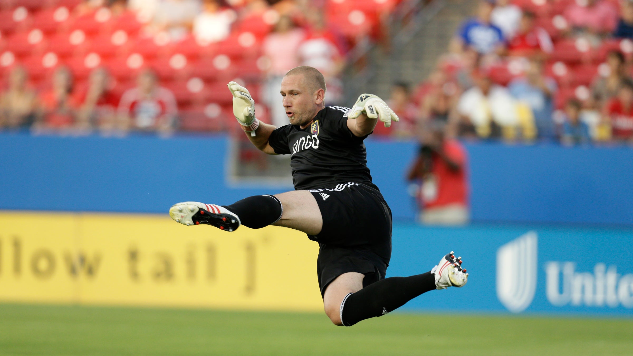 Kaatsu maintains blood-flow restriction throughout exercise so muscles can’t recover as quickly—which could have strength benefits.