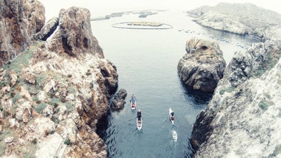 Paddling channelized canyons