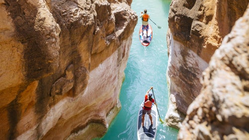 High concentrations of calcium carbonate turn the water a vibrant blue-green in Havasu Creek, a tributary of the Colorado River, near Grand Canyon National Park. Peacock captured his wife, Sabina Allemann, and expedition guide Jon Imhoof on inflatable SUPs last June during an 18-day, 278-mile journey from Lees Ferry to Lake Mead. 鈥淭hat section is one of the world鈥檚 iconic river journeys,鈥 says Peacock, who lives in Santa Barbara, California, and Queensland, Australia. 鈥淭he color was screaming out to be photographed.鈥
THE TOOLS: Canon 5D Mark III, 16-35mm f/2.8 lens, ISO 640, f/6.3, 1/800 second