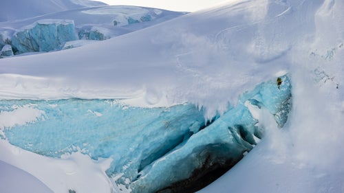 Last year, February storms dumped about six feet of snow over the Coast Mountains in western British Columbia just days before world-champion free skier Josh Daiek arrived to heli-ski for the first time, with plans to descend a 3,500-foot line on a local glacier. 鈥淔or some people, dropping off a glacier is crazy, but Josh has the experience, and only a small section of it wasn鈥檛 covered in snow,鈥 says Gunderson, who lives in Bellingham, Washington. 鈥淥nce he dropped back into the powder, he was definitely amped up.鈥
THE TOOLS: Canon 1D X, 70-200mm f/2.8 lens, ISO 100, f/6.3, 1/1,000 second