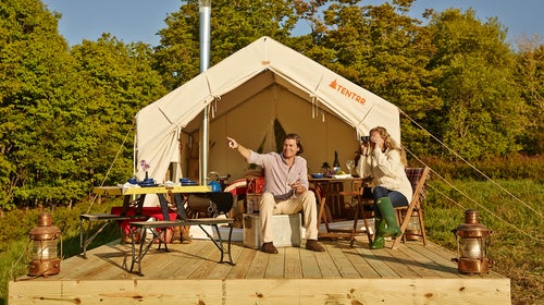Tentrr founder and CEO Michael D’Agostino and his wife, Eloise, at Three Whiskers Campsite in Delhi, New York.