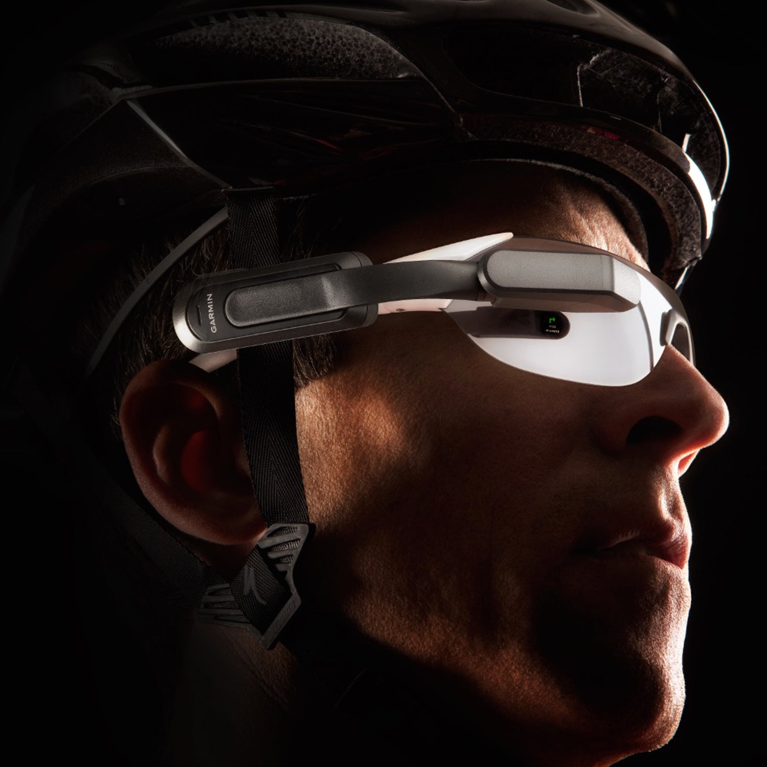 MOTORING: Motorcycle smartglasses infographic