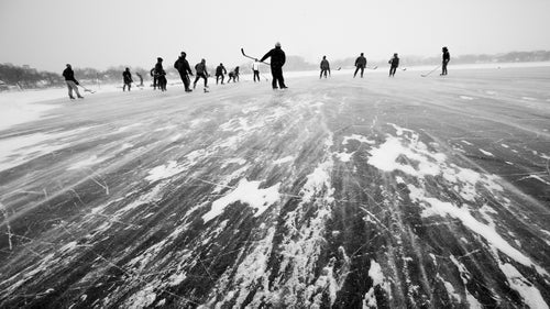 Wynia remembers this afternoon on Monona Bay in Madison, Wisconsin, as bitterly cold, well below zero degrees. 鈥淭here was a lot of wind blowing snow around, but a huge group of people who met every week were still playing,鈥 he says.