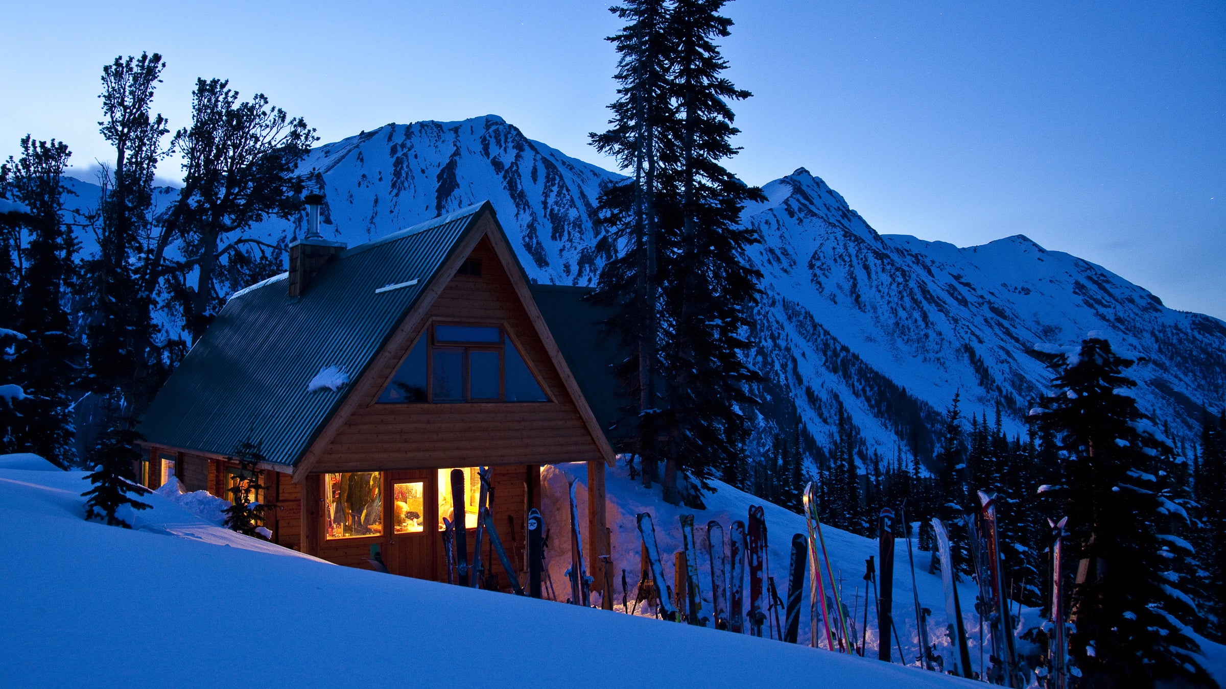 How to Pull Off an Epic Backcountry Skiing Hut Trip