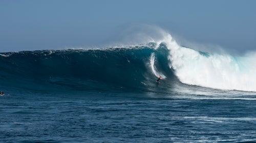 The day was so chaotic, in fact, that Moss isn鈥檛 able to identify the unlucky surfer here. There were a few surfers that Jaws regulars didn鈥檛 recognize鈥擬oss calls them 鈥渢he unknown superheros.鈥 鈥淭hey were just going for it,鈥 says Moss. 鈥淭hey were trying to catch the wave of their life. Those couple of guys鈥攖hey kept going for it and I believe they had this same outcome every time. But you have to respect that they were trying.鈥