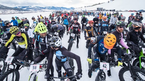 Racers started in waves that went nine rows deep, which made for a very rare large congregation of fat bikes.
