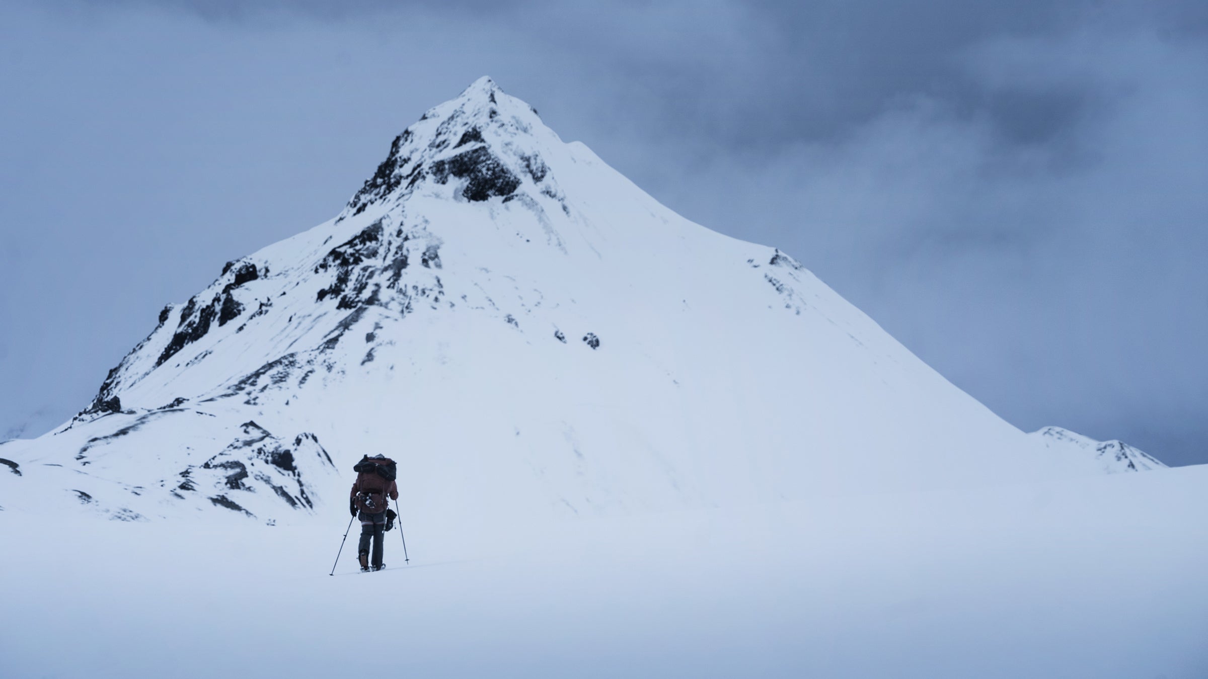 A member of the Coldest Crossing team skiing south toward the Emstrur-Botnar Hut on December 28, 2015.