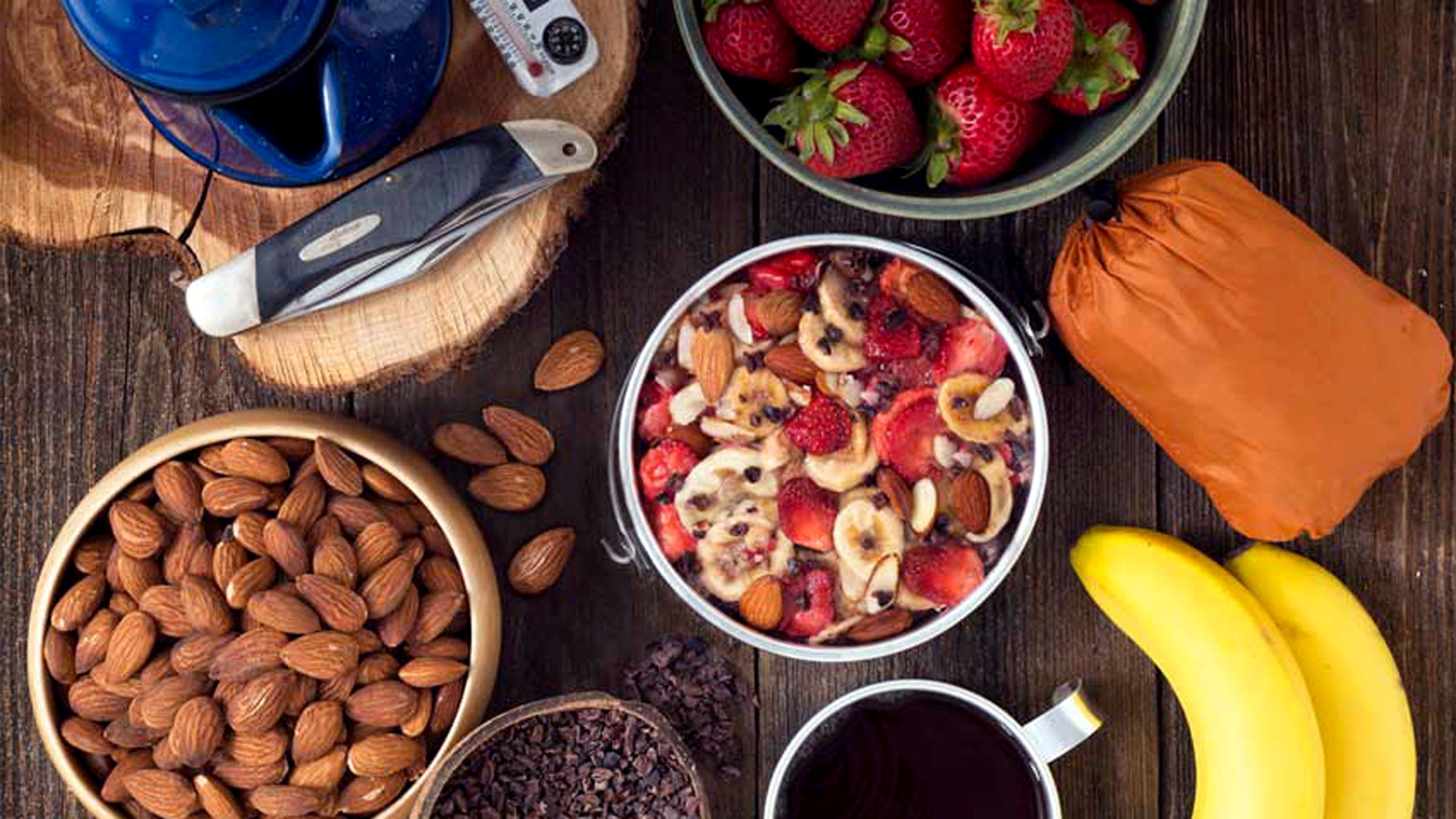 Paleo Meals To Go's Butte Cacao Banana pouch contains strawberry and banana crunch with almonds and cacao.