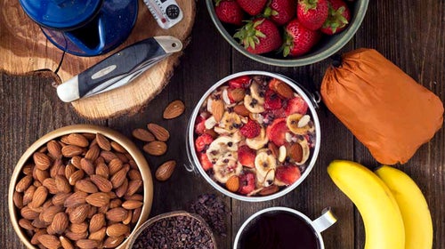 Paleo Meals To Go's Butte Cacao Banana pouch contains strawberry and banana crunch with almonds and cacao.