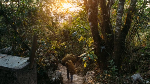 A local porter carries a 1,200-foot rope weighing over 80 pounds. A single line of rope is needed in order to rappel to the base of Sotano De Las Golondrinas. The weight of the rope itself creates many challenges beyond carrying it to the cave. The rappel can take up to forty minutes but varies depending on your desired speed. In the past people have used spray bottles to keep the rope from heating up too much from friction.