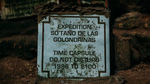 A plaque at the base of Sotano De Golondrinas.