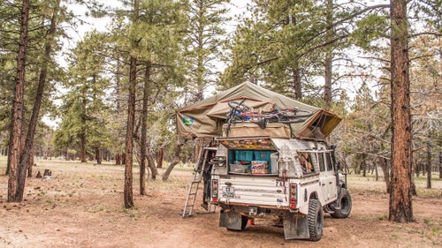 Grand Canyon, 2015. The Landy stands 7.9 feet high without the tent up鈥攖he maximum height for slotting into a shipping container for ocean crossings.