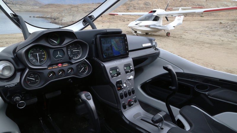 The A5's car-like instrumentation makes crucial in-flight information readily accessible to new pilots. Front and center is the high-tech AoA indicator, allowing inexperienced pilots to learn their airplane's limits.