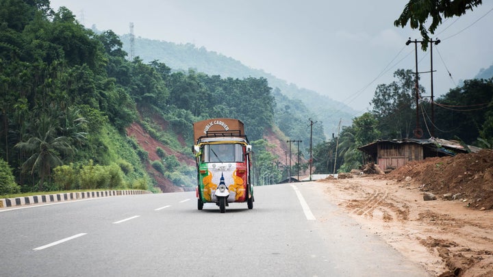 3 Wheels and 7 Horsepower in Mad Rickshaw Race Across India - Outside ...