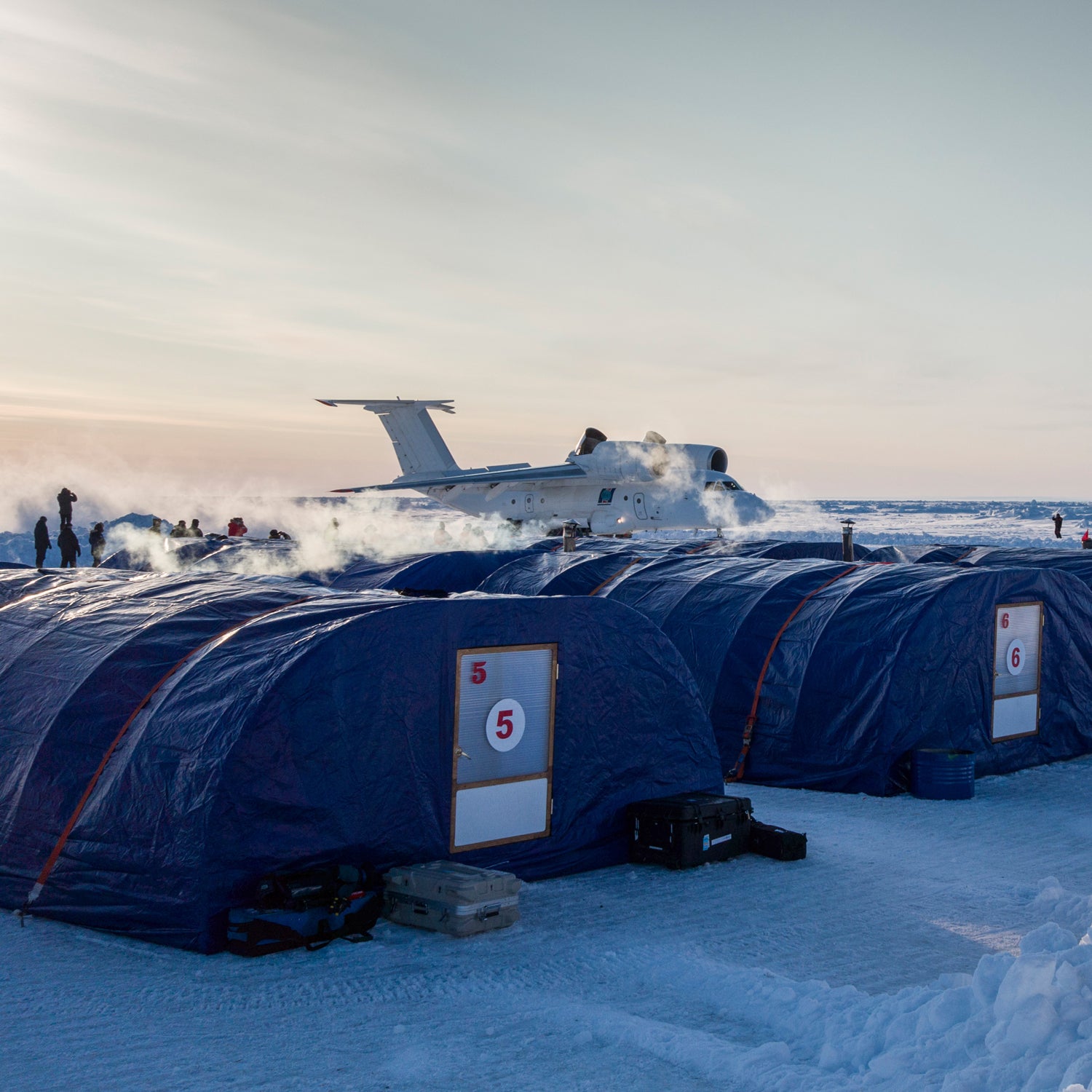 2827362 04/13/2016 Barneo expedition drift ice camp in the Arctic. Valeriy Melnikov/Sputnik via AP