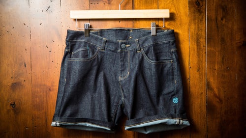 The Robson is Sombrio鈥檚 smartly detailed take on women鈥檚 cutoffs. Meant for casual wear on and off the saddle, these shorts are made with a stretchy denim fabric and have a higher back for coverage and a midrise front for comfort. A rear strap secures a U-lock, while six pockets hold essentials. You can also roll up the legs for a hit of reflective piping when riding home at night. Available in February.
