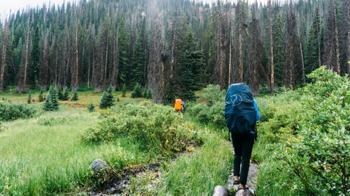 All of Fjällräven’s gear proved incredibly capable despite the variable weather and terrain. The variable weather conditions provided a great opportunity to test gear. The 65-liter Kajka pack was a clear favorite, comfortably carrying three days’ worth of food and other essentials.