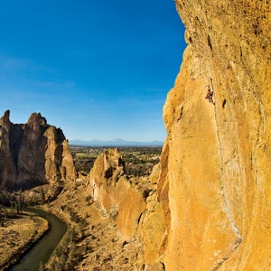 A ropeless Alex Honnold freesoloing the final pitch of Zebra Zion, a traditional climb rated 5.10a at Smith Rock State Park. Terrebonne, Oregon