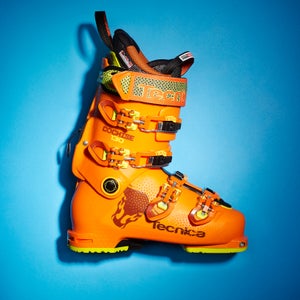 The best alpine ski boots of 2017.